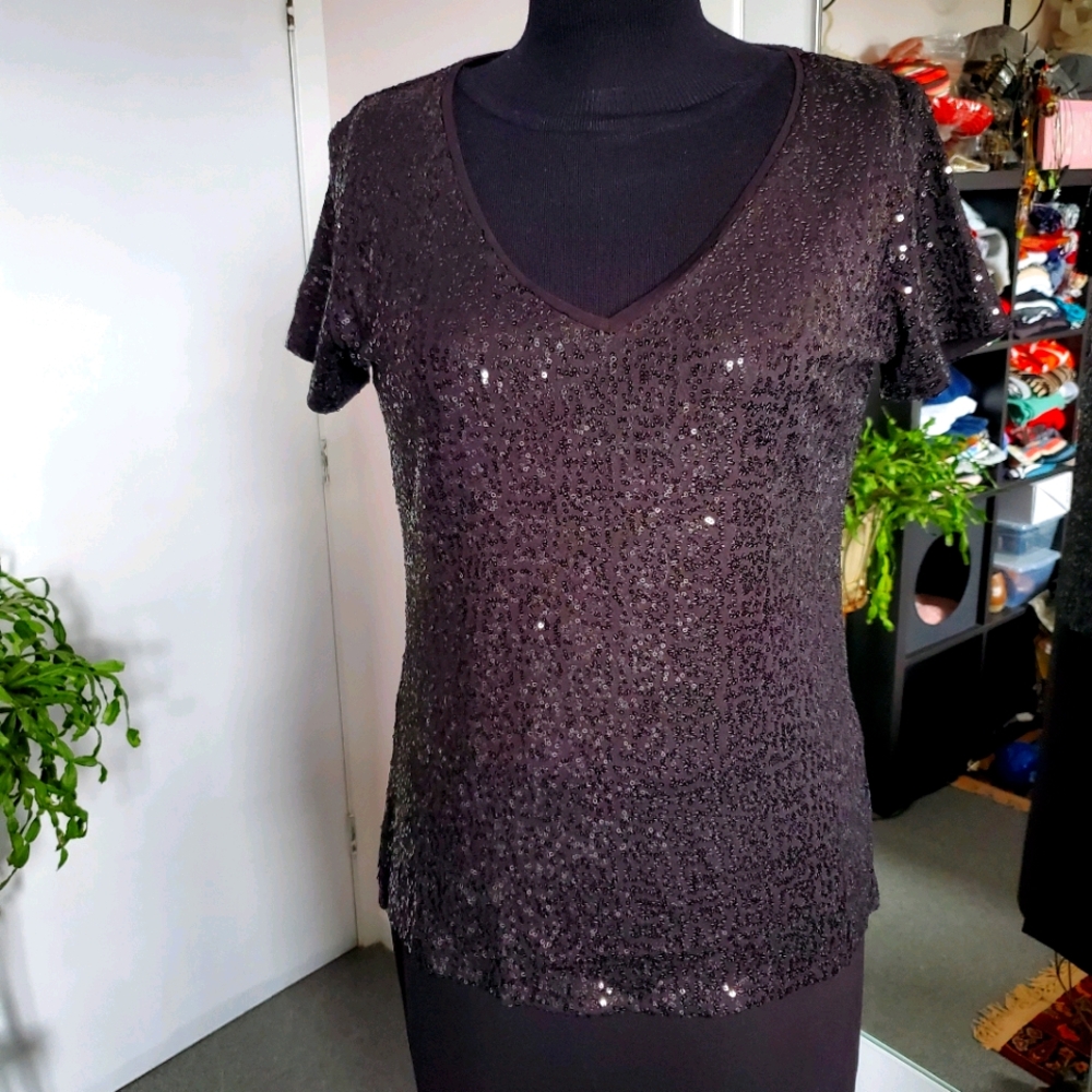 Black sequined top szM